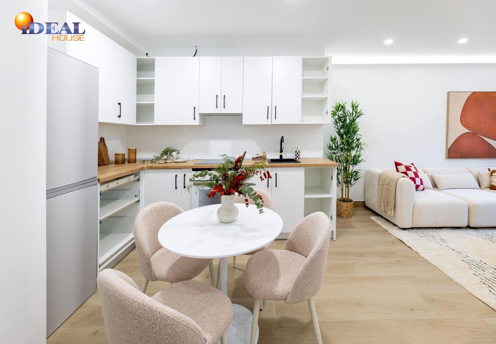 Piso de 2 habitaciones en Granada ciudad en venta - 279.000 € (Ref: 9468447)