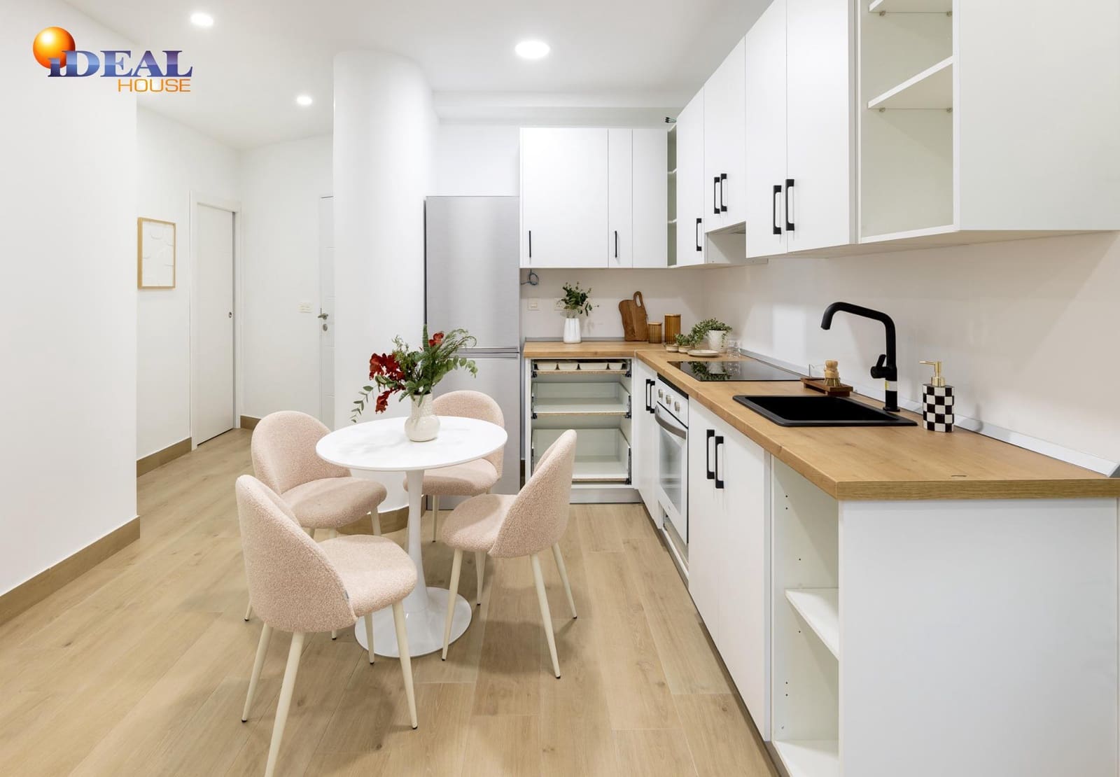 Piso de 2 habitaciones en Granada ciudad en venta - 279.000 € (Ref: 9468447)