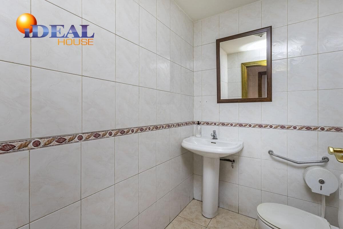 Kommersiell till salu i Granada stad - 155 000 € (Ref: 9472928)