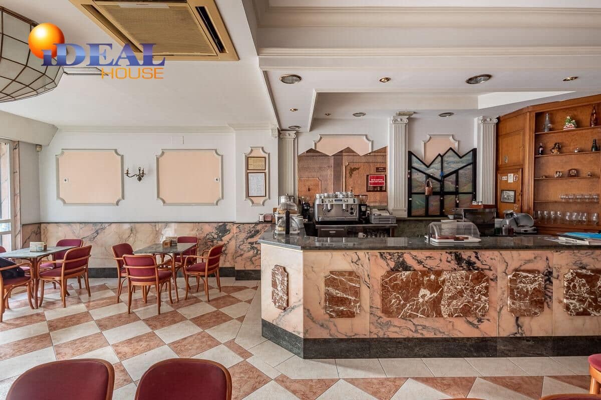 Kommersiell till salu i Granada stad - 155 000 € (Ref: 9472928)