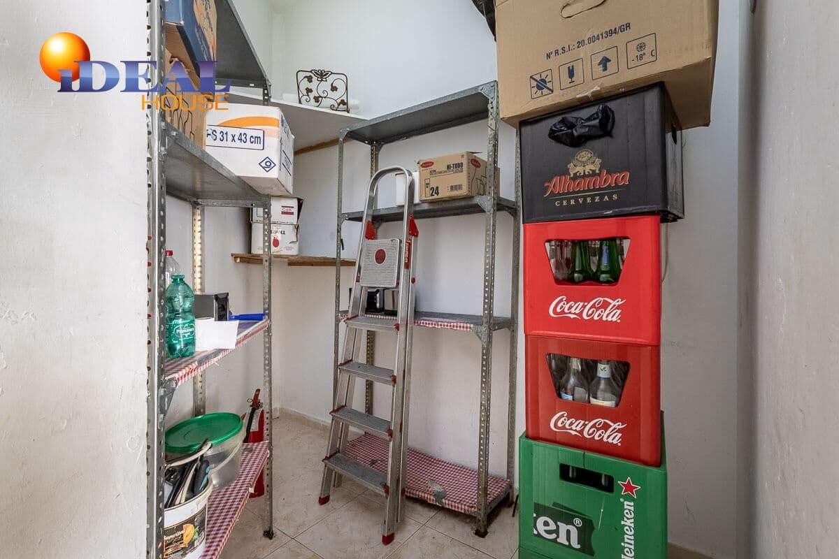 Kommersiell till salu i Granada stad - 155 000 € (Ref: 9472928)