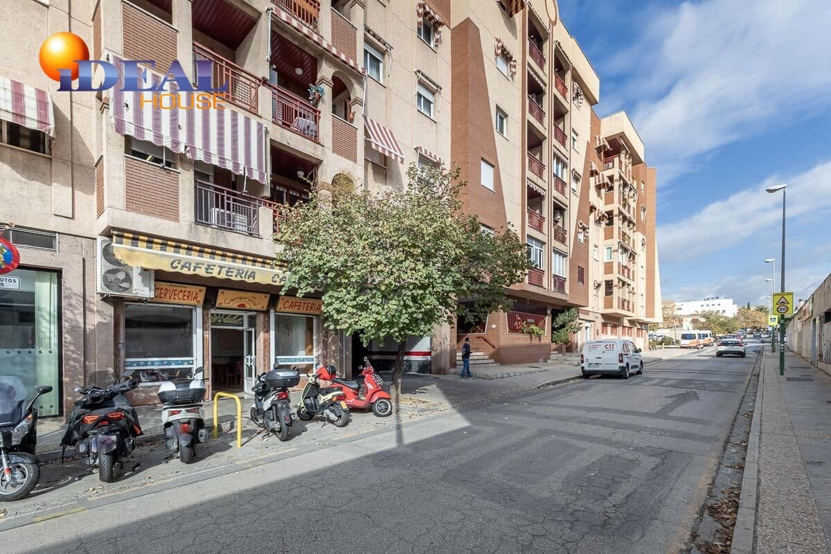 Kommersiell till salu i Granada stad - 155 000 € (Ref: 9472928)