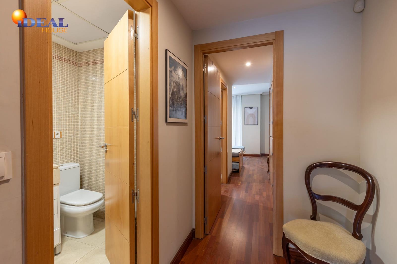 2 bedroom Flat for sale in Granada city with garage - € 356,500 (Ref: 9472931)