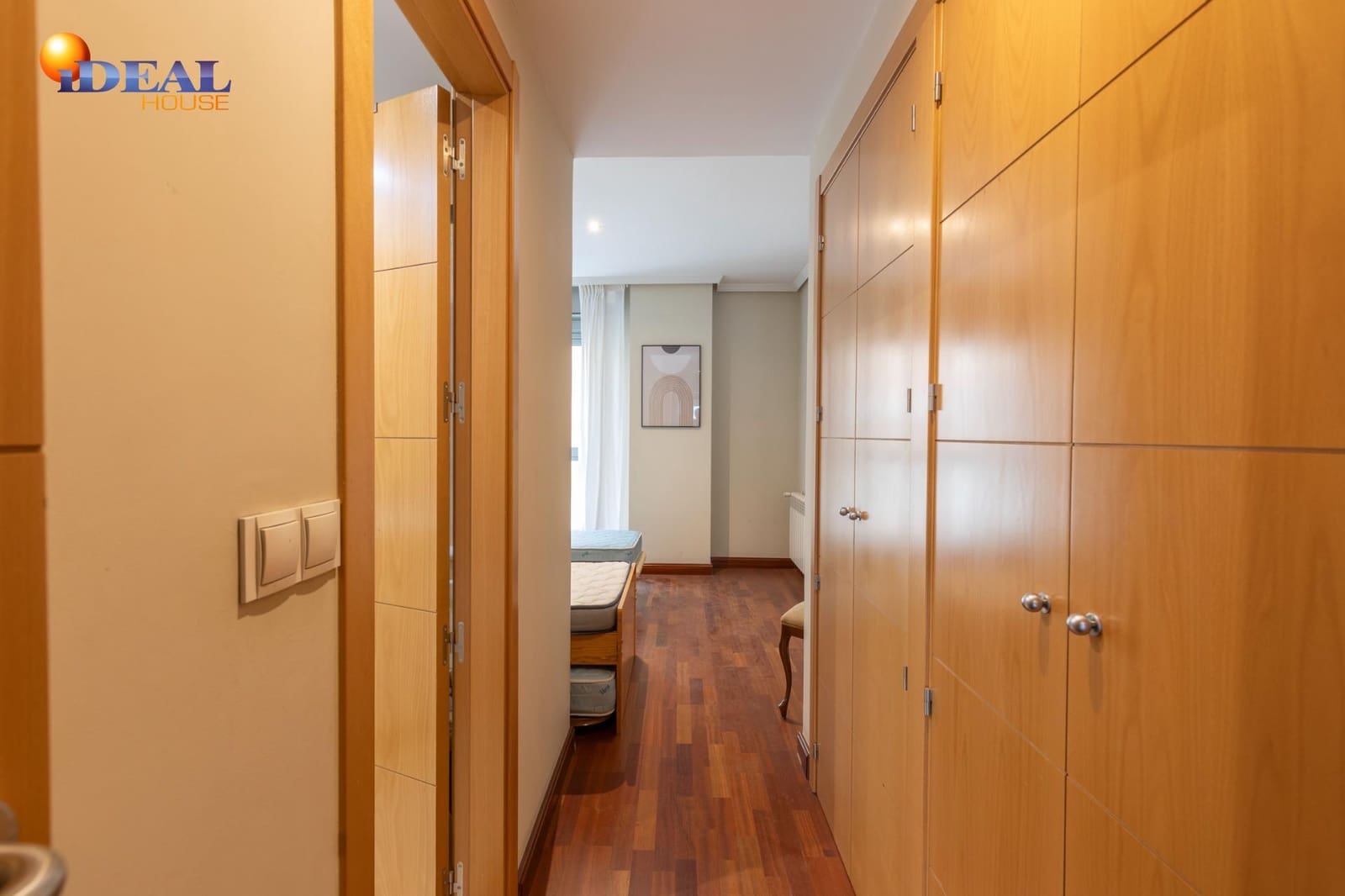 2 bedroom Flat for sale in Granada city with garage - € 356,500 (Ref: 9472931)