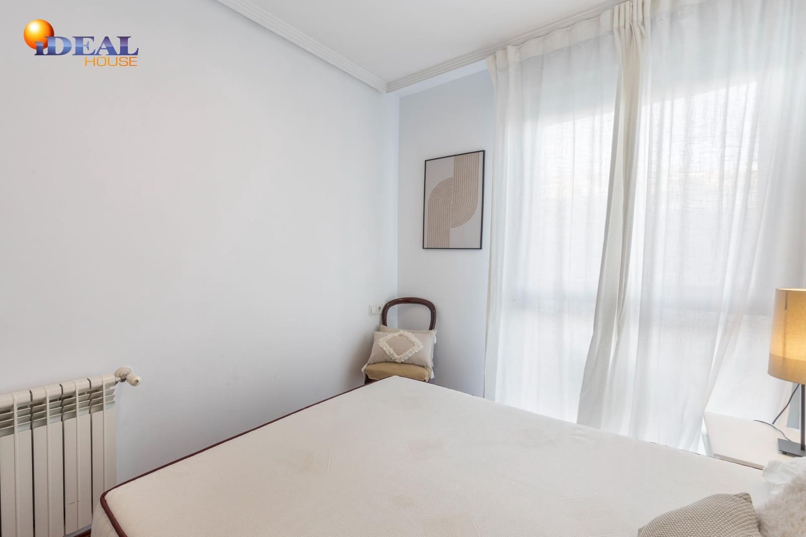 2 bedroom Flat for sale in Granada city with garage - € 356,500 (Ref: 9472931)