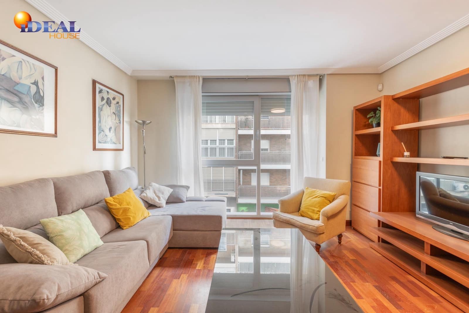 2 bedroom Flat for sale in Granada city with garage - € 356,500 (Ref: 9472931)