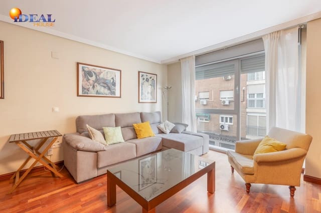 2 bedroom Flat for sale in Granada city with garage - € 356,500 (Ref: 9472931)