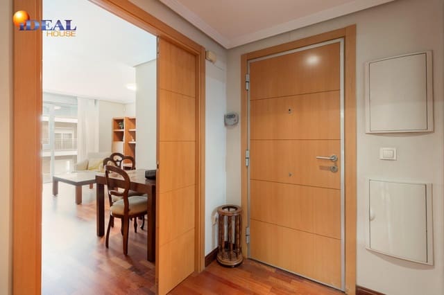 2 bedroom Flat for sale in Granada city with garage - € 356,500 (Ref: 9472931)