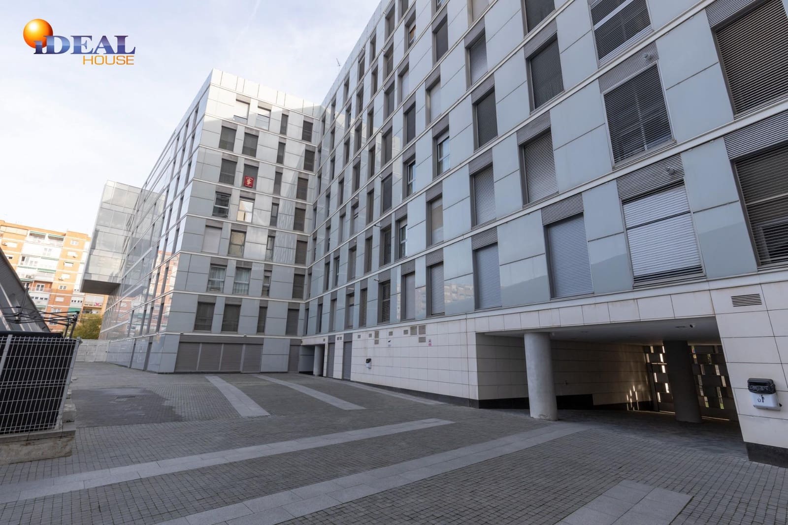 2 bedroom Flat for sale in Granada city with garage - € 356,500 (Ref: 9472931)