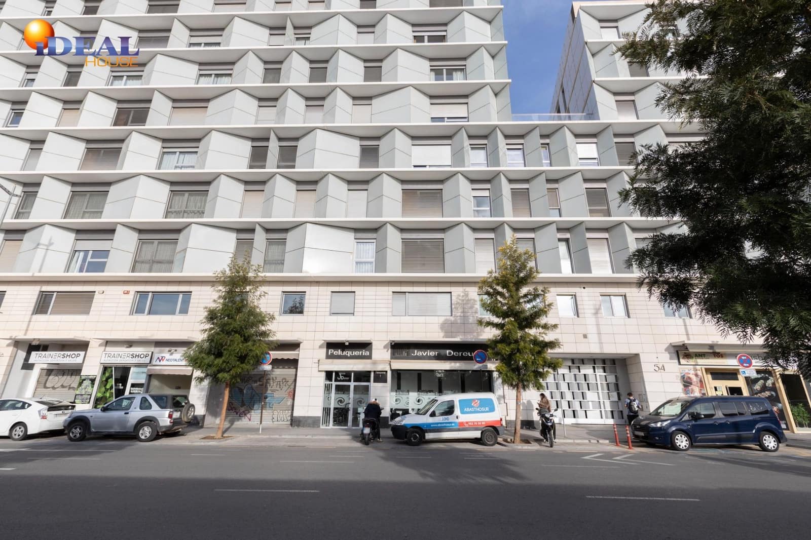 2 bedroom Flat for sale in Granada city with garage - € 356,500 (Ref: 9472931)