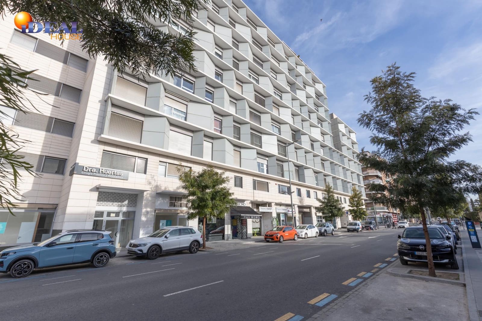 2 bedroom Flat for sale in Granada city with garage - € 356,500 (Ref: 9472931)