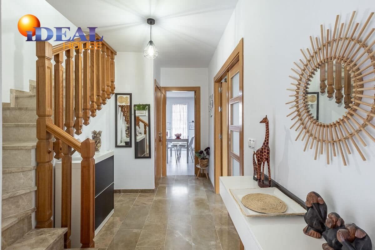 4 camera da letto Villetta a Schiera in vendita in Churriana de la Vega con garage - 375.000 € (Rif: 9472935)