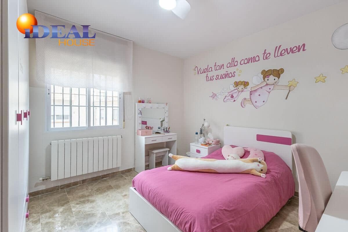 4 camera da letto Villetta a Schiera in vendita in Churriana de la Vega con garage - 375.000 € (Rif: 9472935)