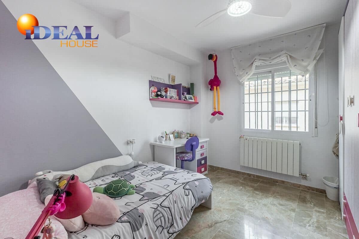 4 camera da letto Villetta a Schiera in vendita in Churriana de la Vega con garage - 375.000 € (Rif: 9472935)