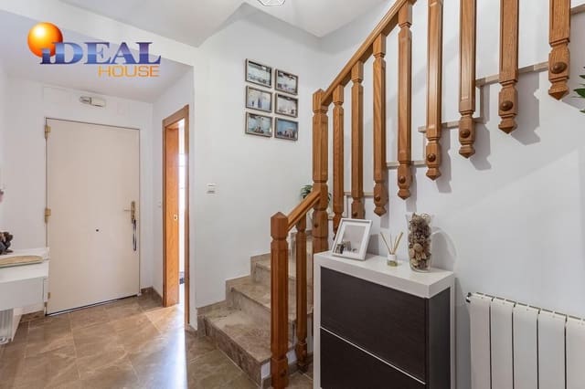 4 camera da letto Villetta a Schiera in vendita in Churriana de la Vega con garage - 375.000 € (Rif: 9472935)