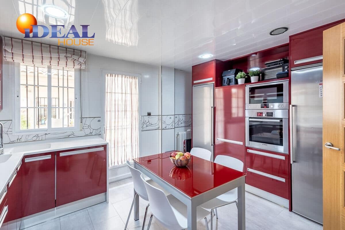 4 camera da letto Villetta a Schiera in vendita in Churriana de la Vega con garage - 375.000 € (Rif: 9472935)