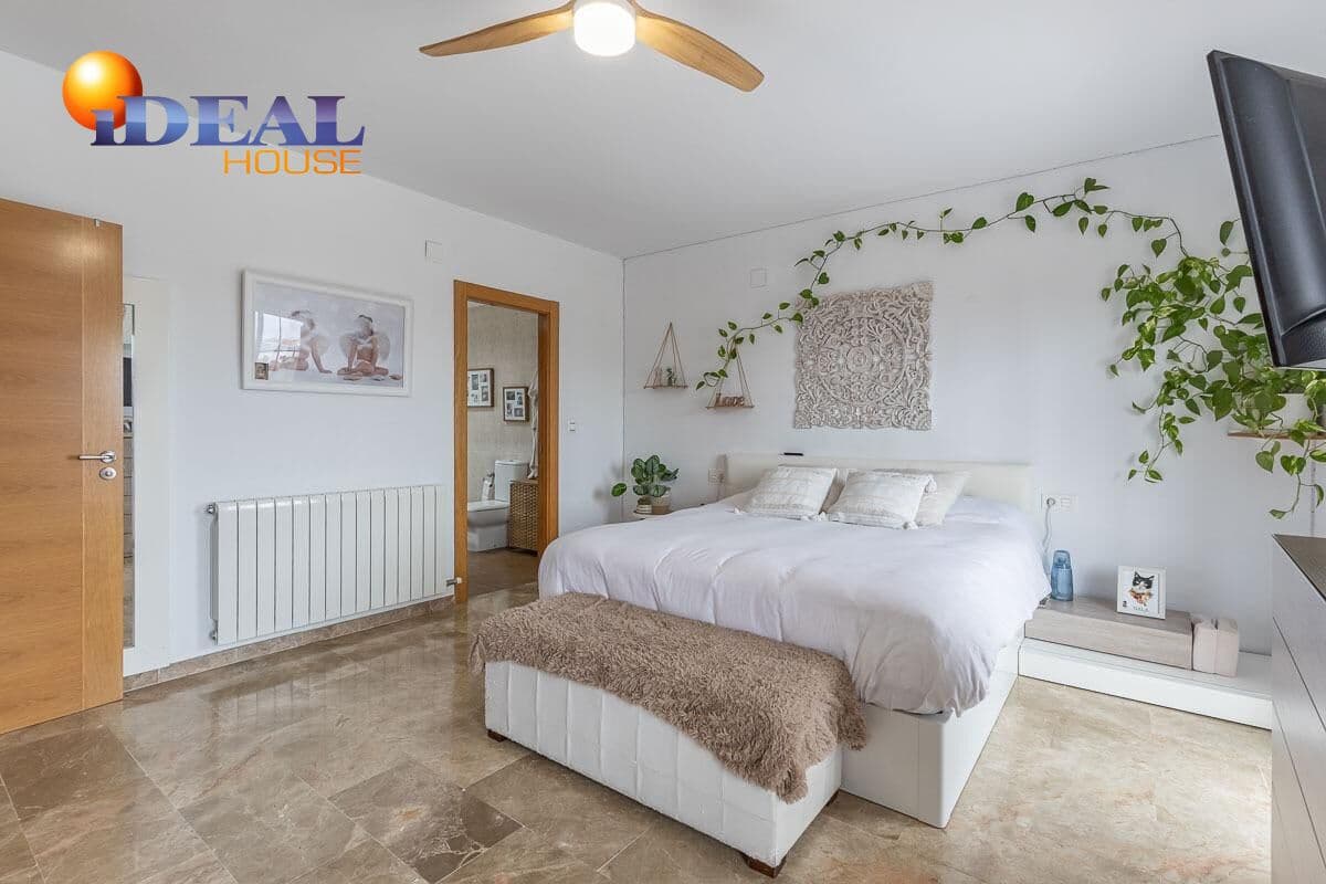 4 camera da letto Villetta a Schiera in vendita in Churriana de la Vega con garage - 375.000 € (Rif: 9472935)