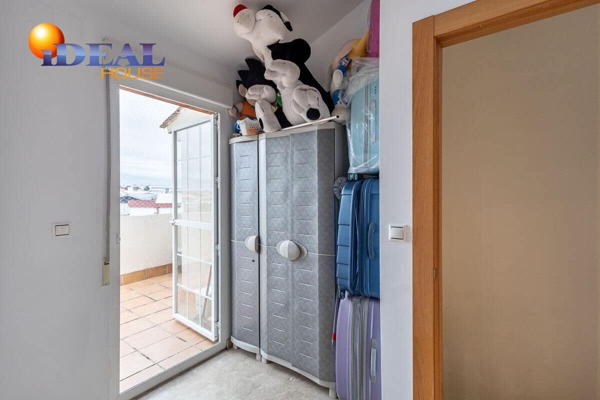 4 camera da letto Villetta a Schiera in vendita in Churriana de la Vega con garage - 375.000 € (Rif: 9472935)