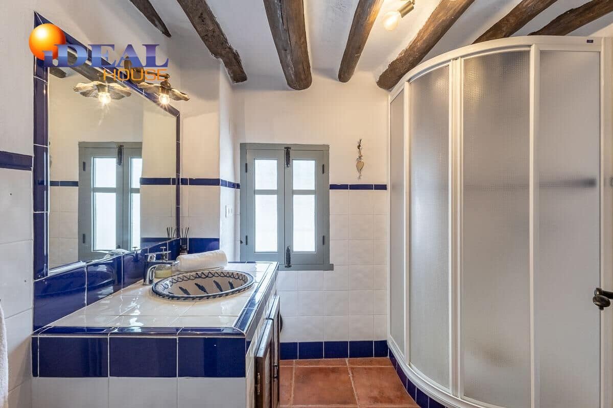 5 quarto Moradia para venda em Montefrio com piscina - 345 000 € (Ref: 9472936)