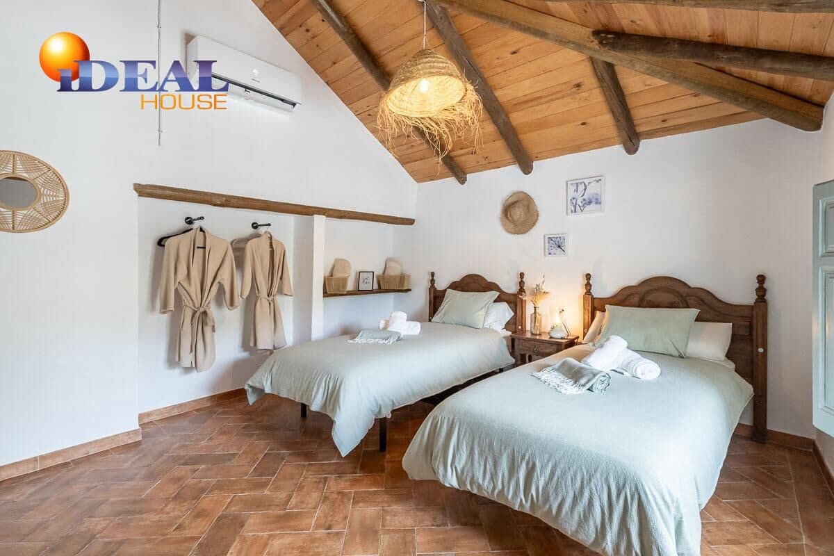 5 quarto Moradia para venda em Montefrio com piscina - 345 000 € (Ref: 9472936)