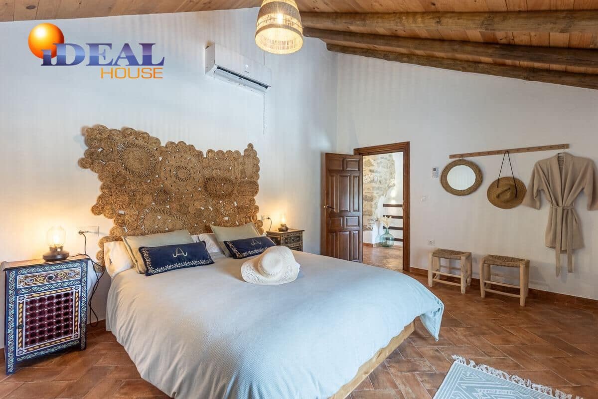 5 quarto Moradia para venda em Montefrio com piscina - 345 000 € (Ref: 9472936)