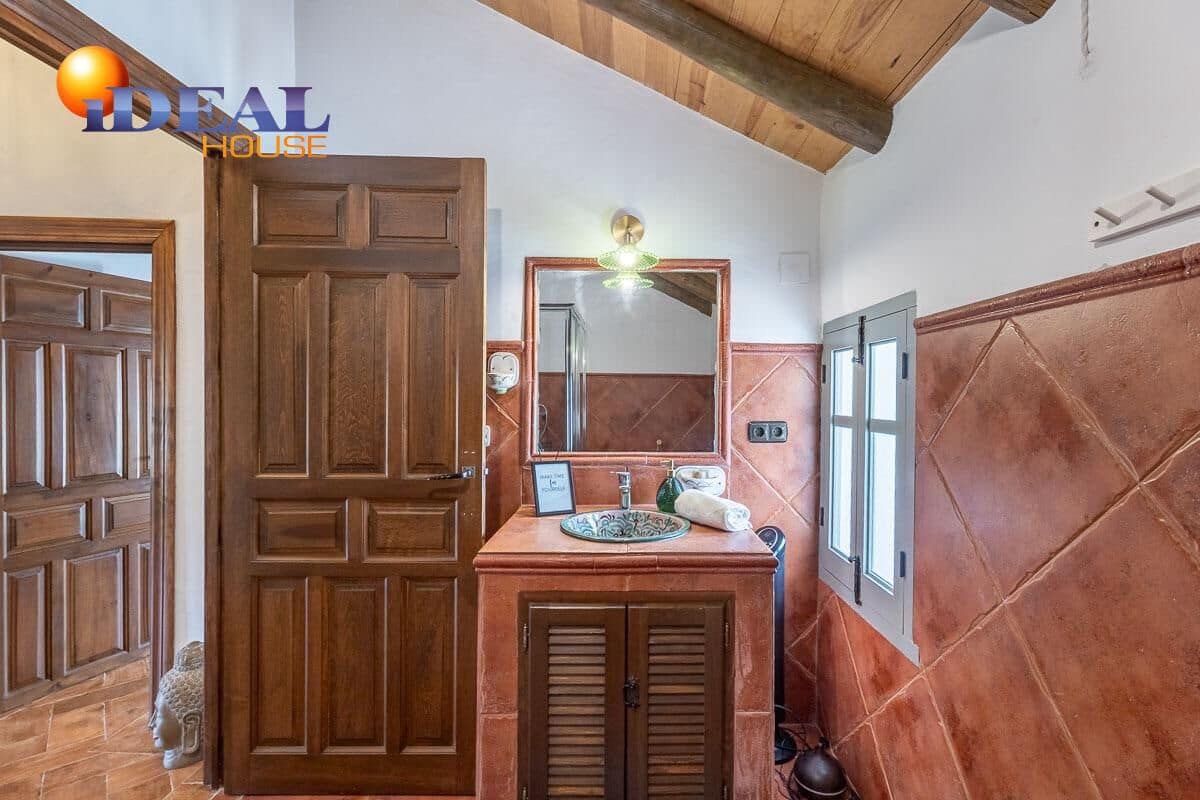 5 quarto Moradia para venda em Montefrio com piscina - 345 000 € (Ref: 9472936)