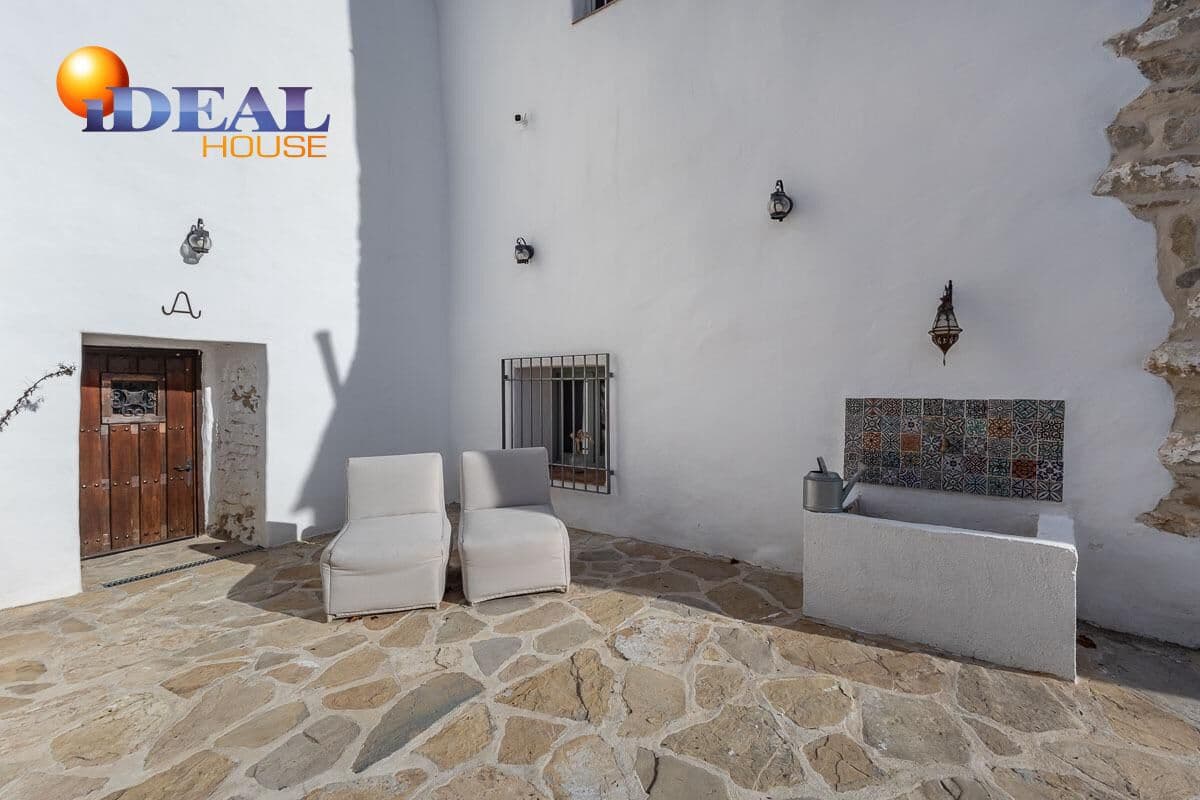 5 quarto Moradia para venda em Montefrio com piscina - 345 000 € (Ref: 9472936)