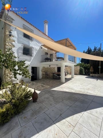 5 quarto Moradia para venda em Montefrío com piscina - 345 000 € (Ref: 9472936)