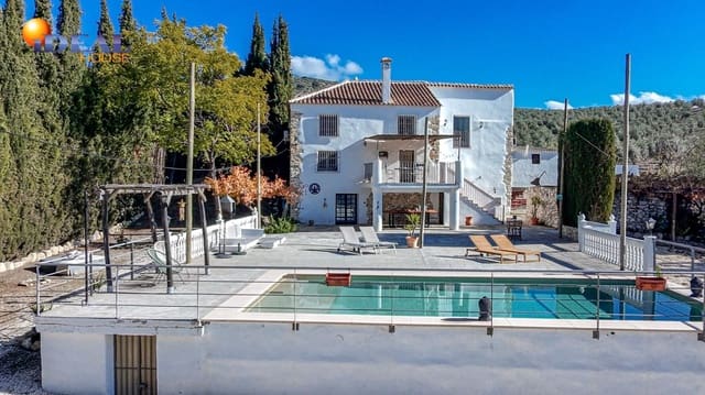 5 quarto Moradia para venda em Montefrío com piscina - 345 000 € (Ref: 9472936)