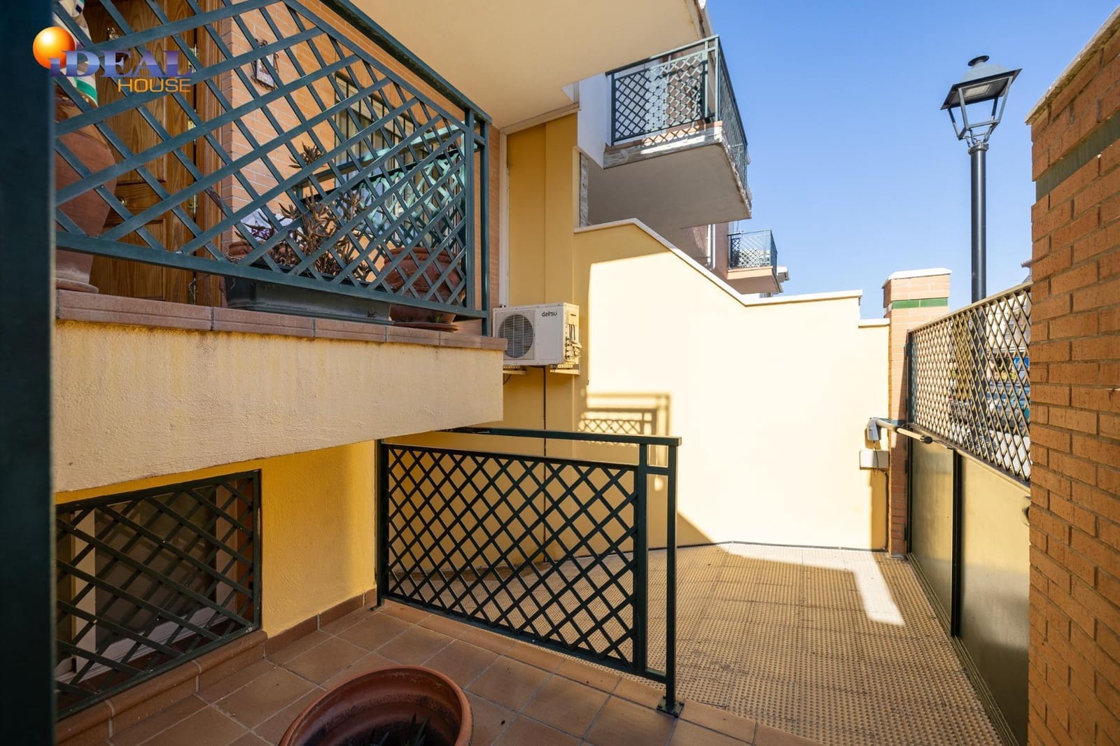 4 makuuhuone Rivitalo myytävänä paikassa Ogijares mukana 
autotalli - 290 000 € (Ref: 9472937)