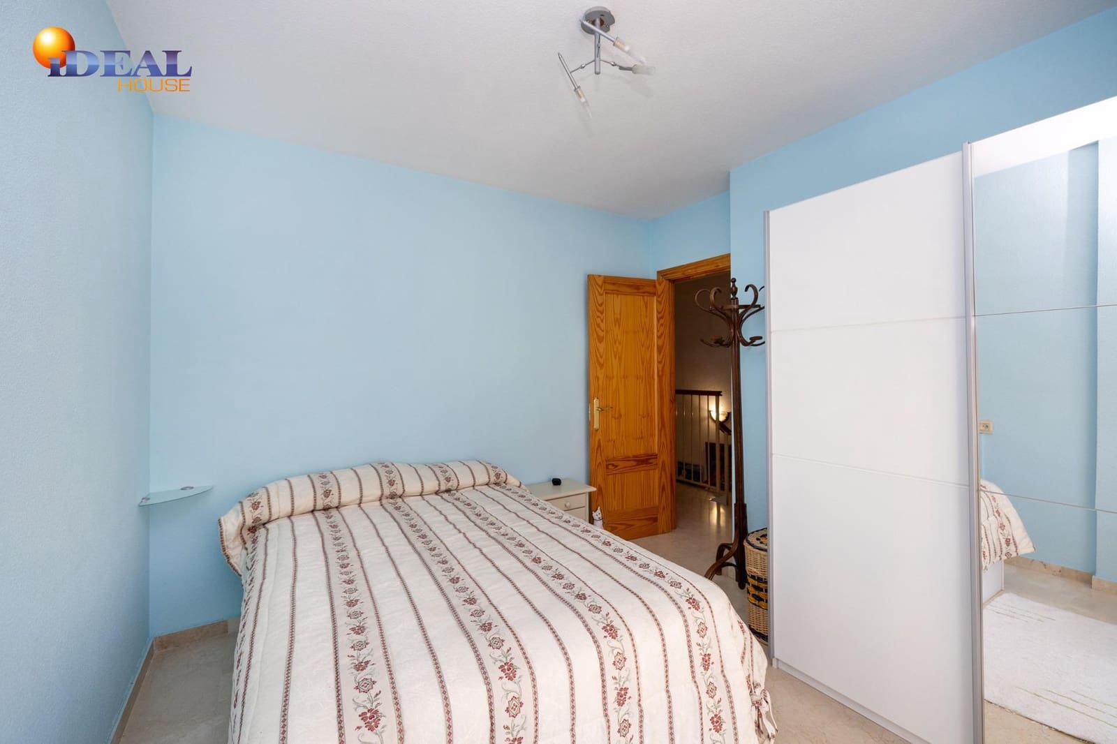 4 makuuhuone Rivitalo myytävänä paikassa Ogijares mukana 
autotalli - 290 000 € (Ref: 9472937)