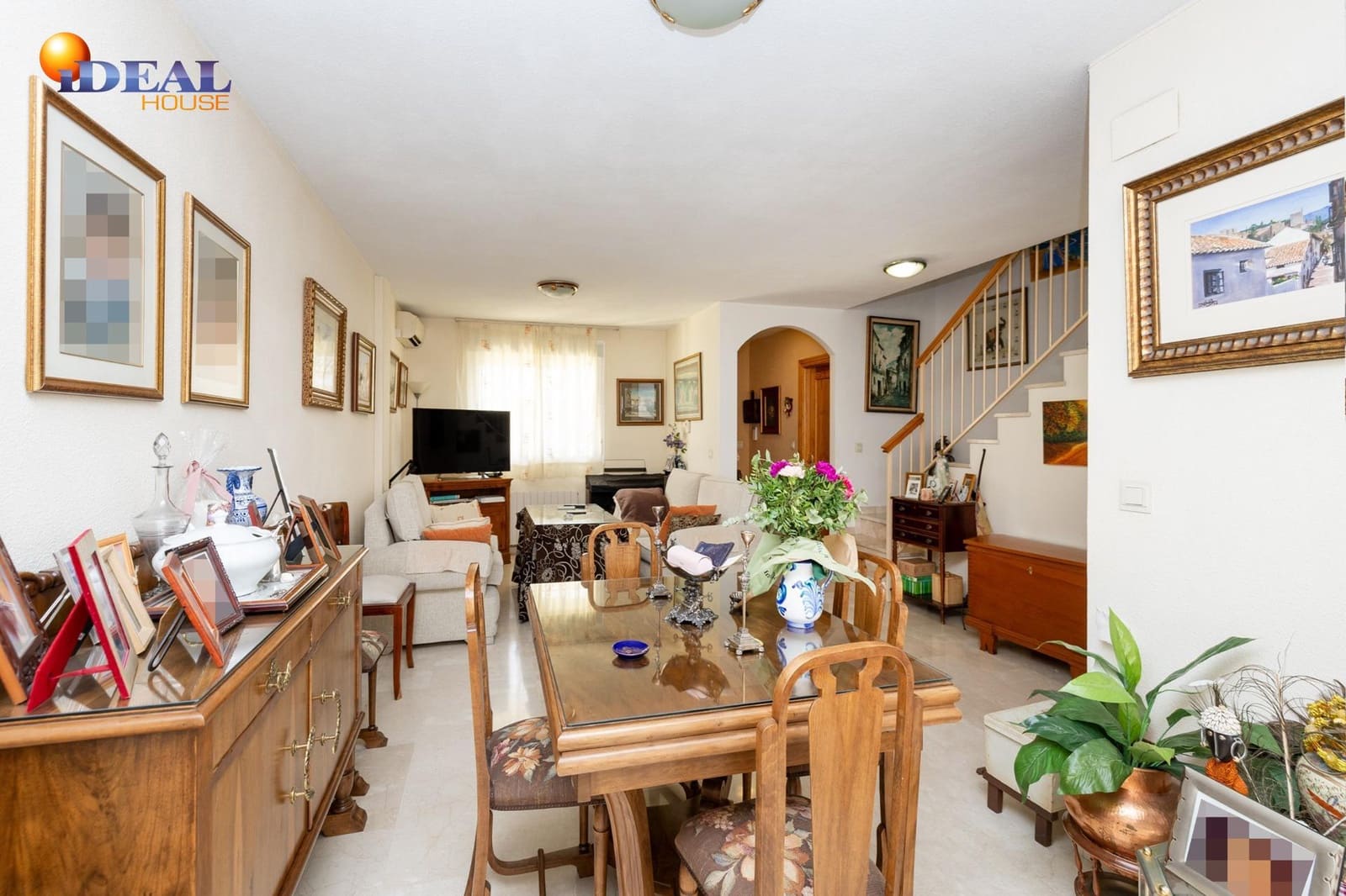 4 makuuhuone Rivitalo myytävänä paikassa Ogijares mukana 
autotalli - 290 000 € (Ref: 9472937)