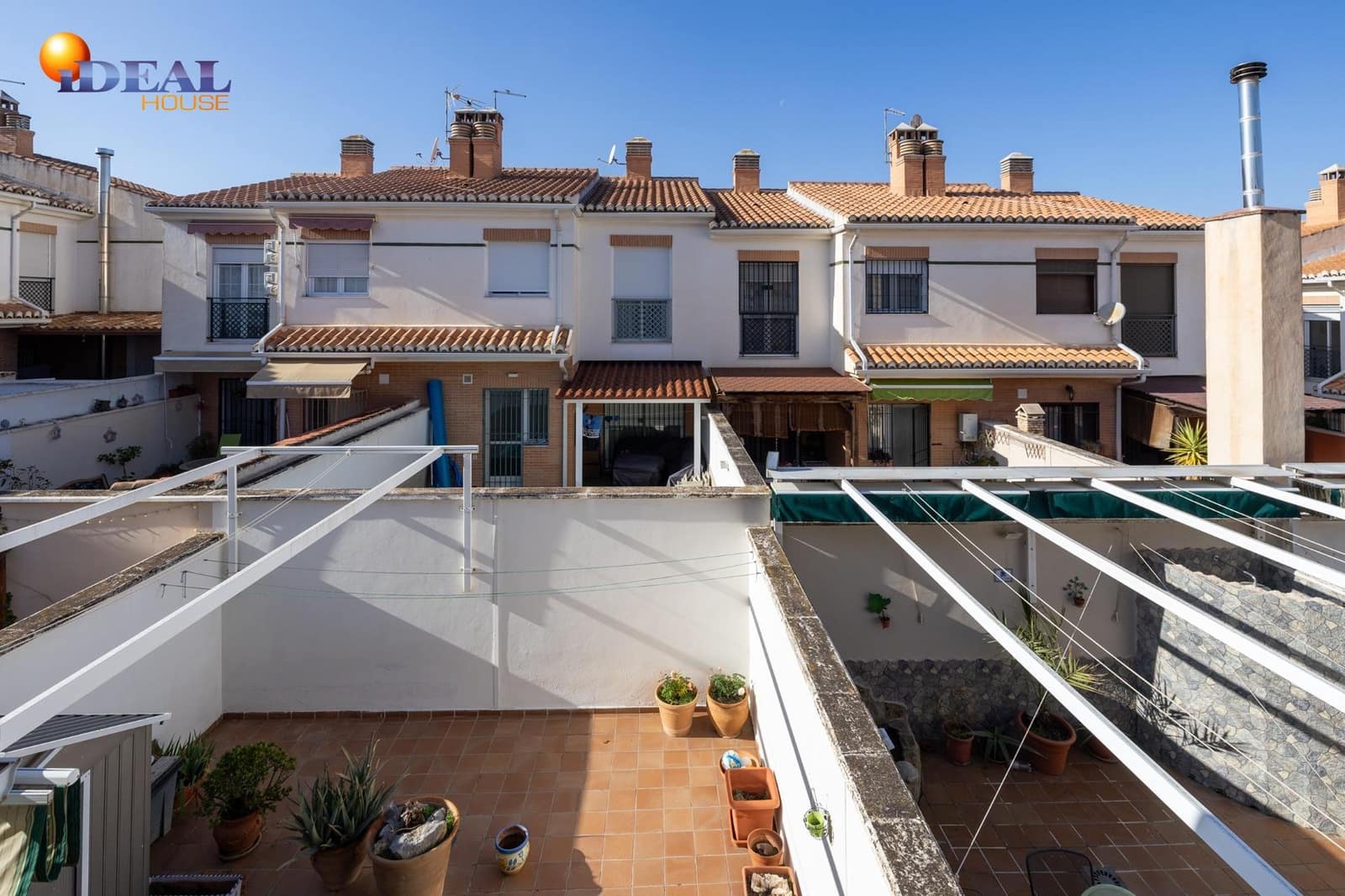 4 makuuhuone Rivitalo myytävänä paikassa Ogijares mukana 
autotalli - 290 000 € (Ref: 9472937)