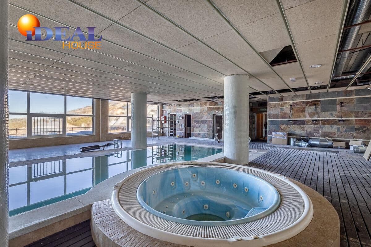 Flat for sale in Monachil with pool - € 119,000 (Ref: 9472939)