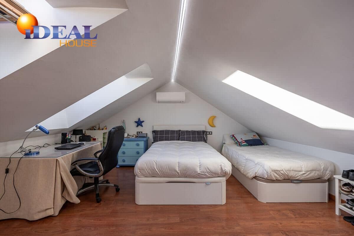 7 chambre Maison de Ville à vendre à Grenade ville avec piscine garage - 1 600 000 € (Ref: 9472940)