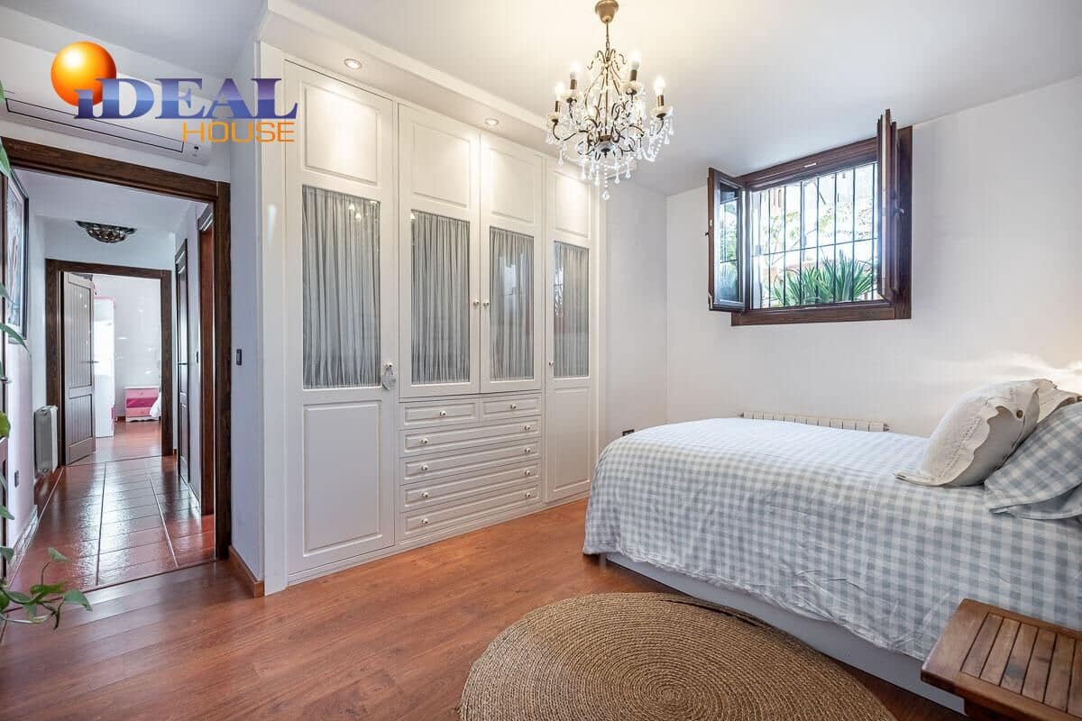 7 chambre Maison de Ville à vendre à Grenade ville avec piscine garage - 1 600 000 € (Ref: 9472940)