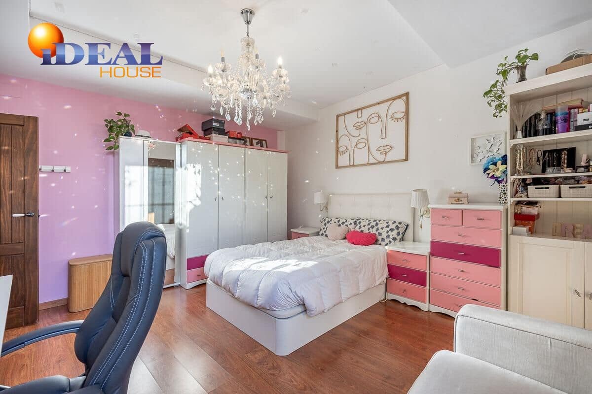 7 chambre Maison de Ville à vendre à Grenade ville avec piscine garage - 1 600 000 € (Ref: 9472940)