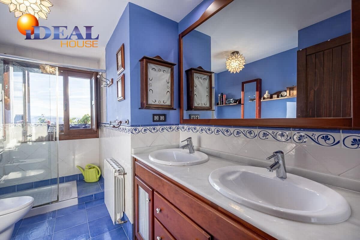 7 chambre Maison de Ville à vendre à Grenade ville avec piscine garage - 1 600 000 € (Ref: 9472940)