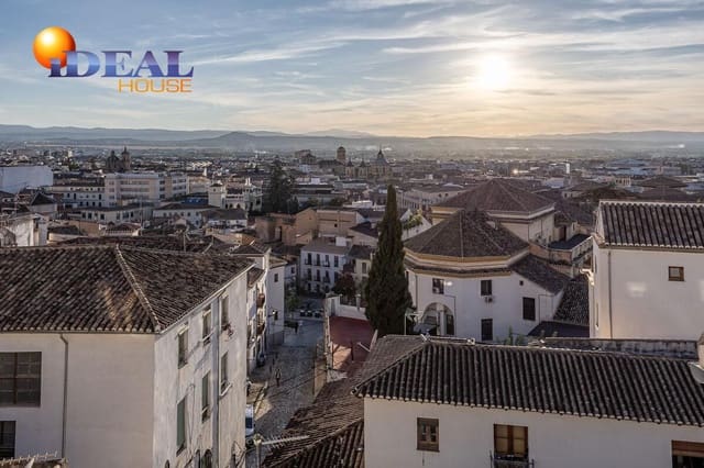 7 chambre Maison de Ville à vendre à Grenade ville avec piscine garage - 1 600 000 € (Ref: 9472940)