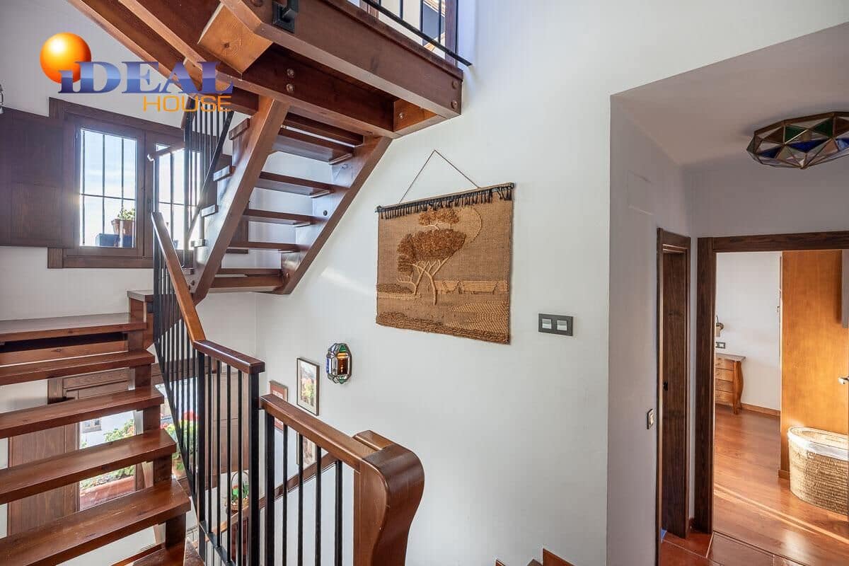 7 chambre Maison de Ville à vendre à Grenade ville avec piscine garage - 1 600 000 € (Ref: 9472940)