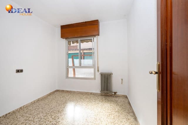 3 soveværelse Lejlighed til salg i Centro, Granada by - € 244.000 (Ref: 9474162)