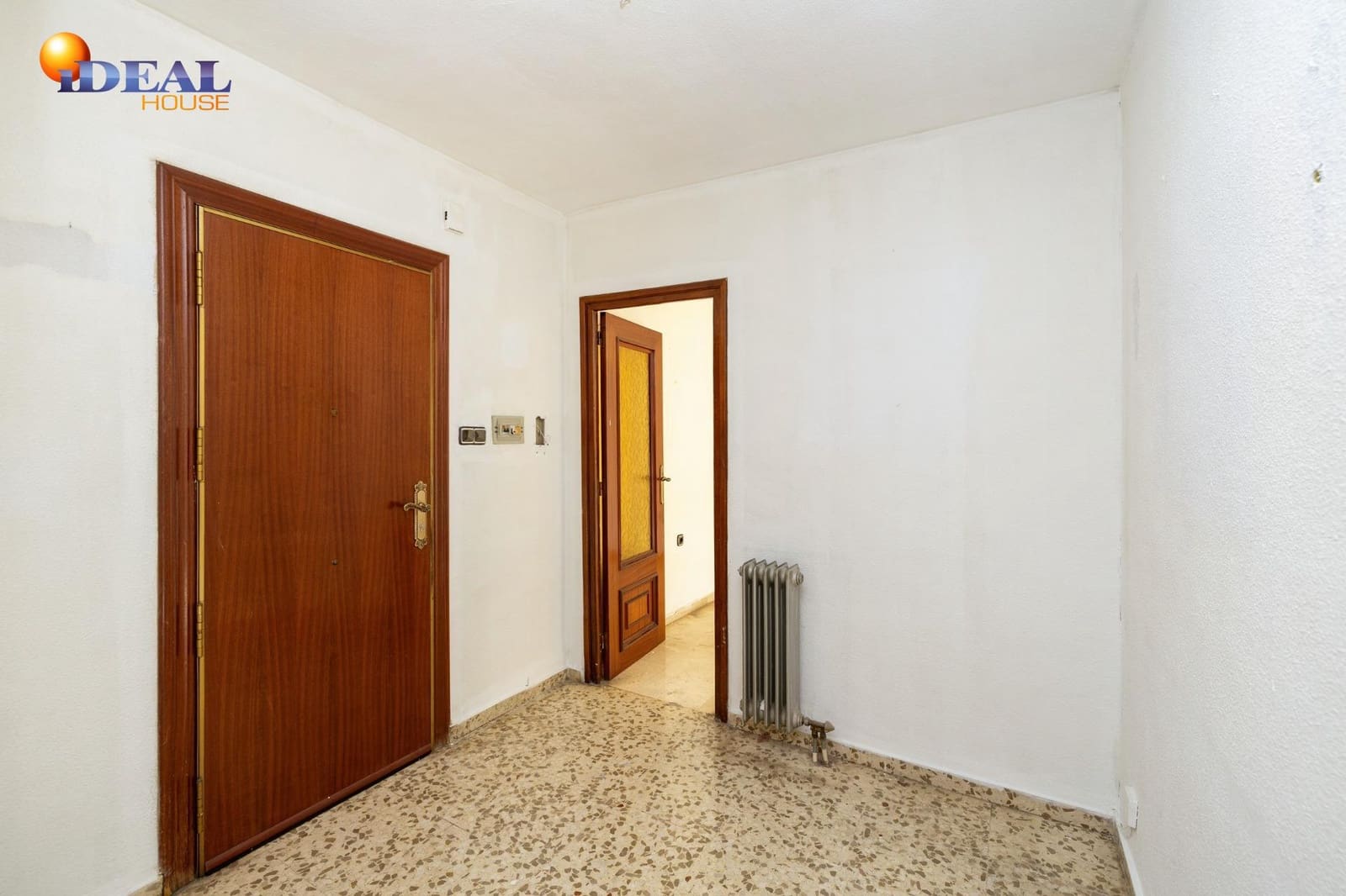 3 bedroom Flat for sale in Granada city - € 244,000 (Ref: 9474162)