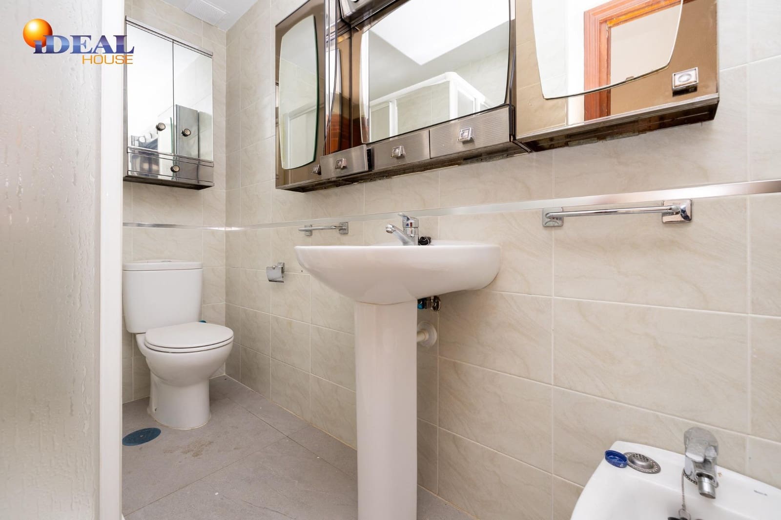 3 bedroom Flat for sale in Granada city - € 244,000 (Ref: 9474162)