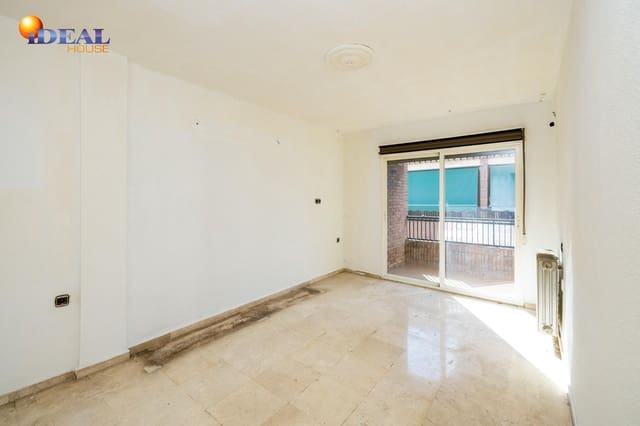 3 soveværelse Lejlighed til salg i Centro, Granada by - € 244.000 (Ref: 9474162)