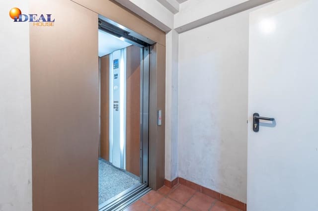 Garage for sale in Santa Fe - € 14,900 (Ref: 9474885)