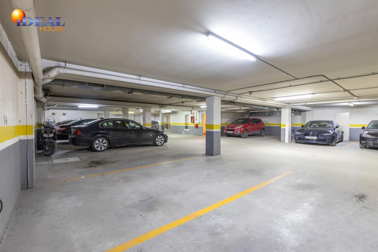 Garage for sale in Santa Fe - € 14,900 (Ref: 9474885)