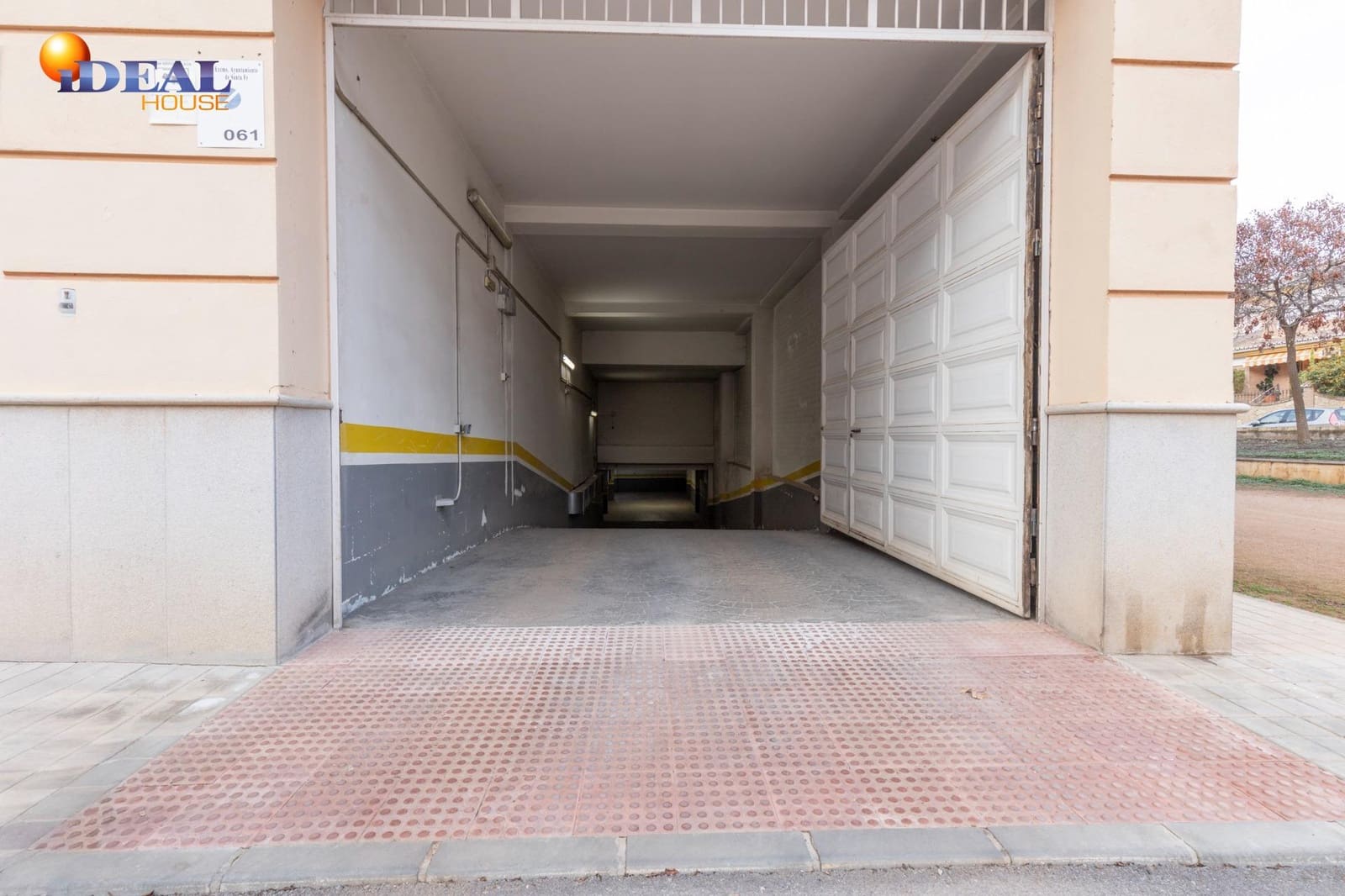 Garage for sale in Santa Fe - € 14,900 (Ref: 9474885)