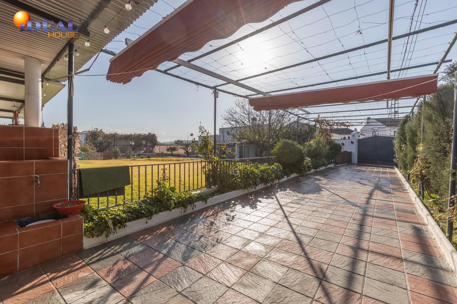 3 soverom Finca/Herregård til salgs i Santa Fe med svømmebasseng garasje - € 199 000 (Ref: 9474888)