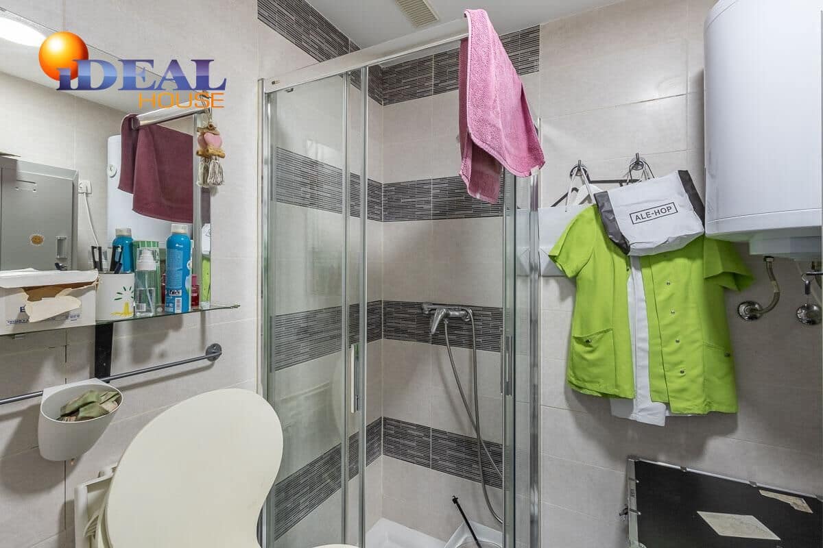 5 Zimmer Gewerbe zu verkaufen in Granada Stadt - 250.000 € (Ref: 9474889)