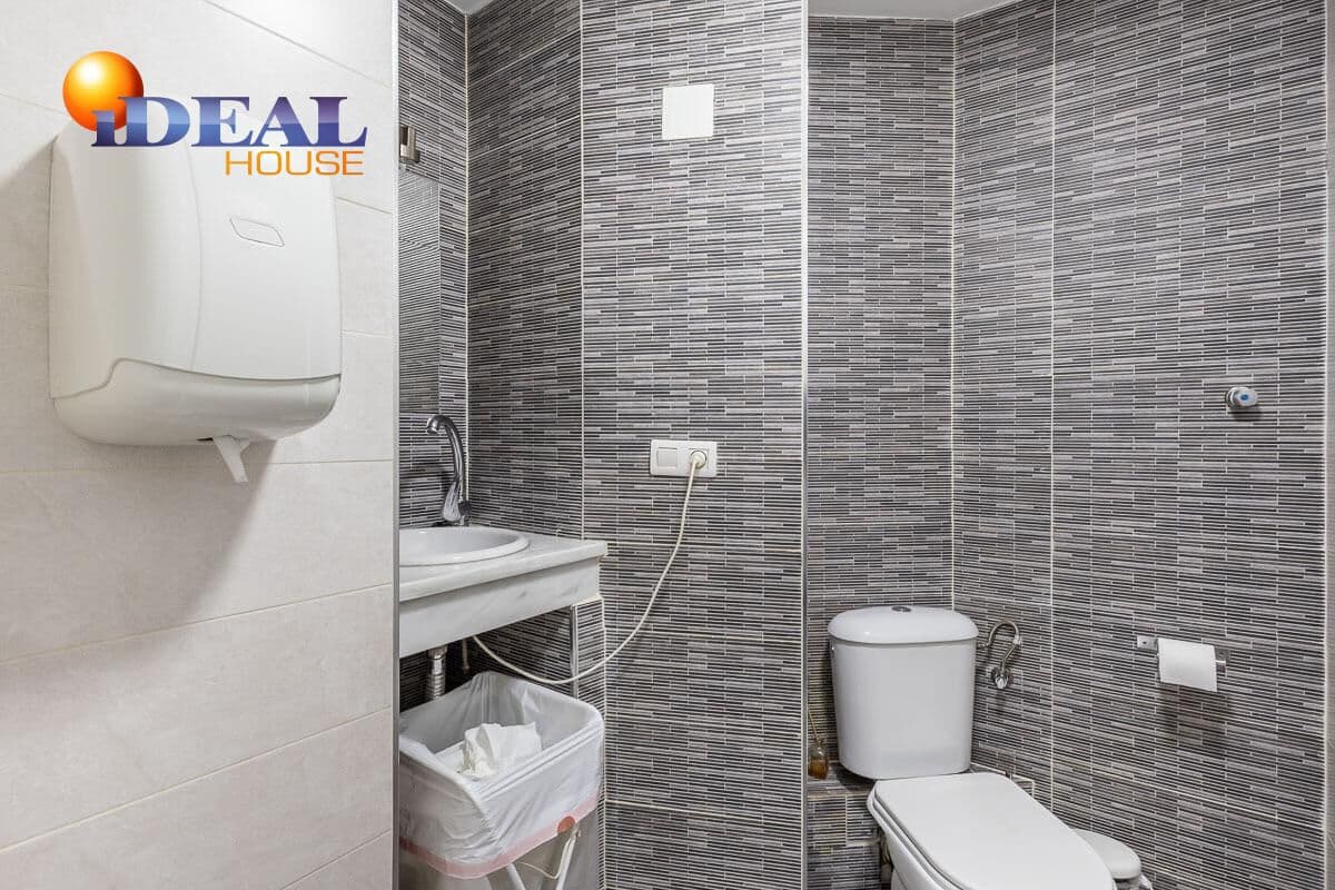 5 Zimmer Gewerbe zu verkaufen in Granada Stadt - 250.000 € (Ref: 9474889)